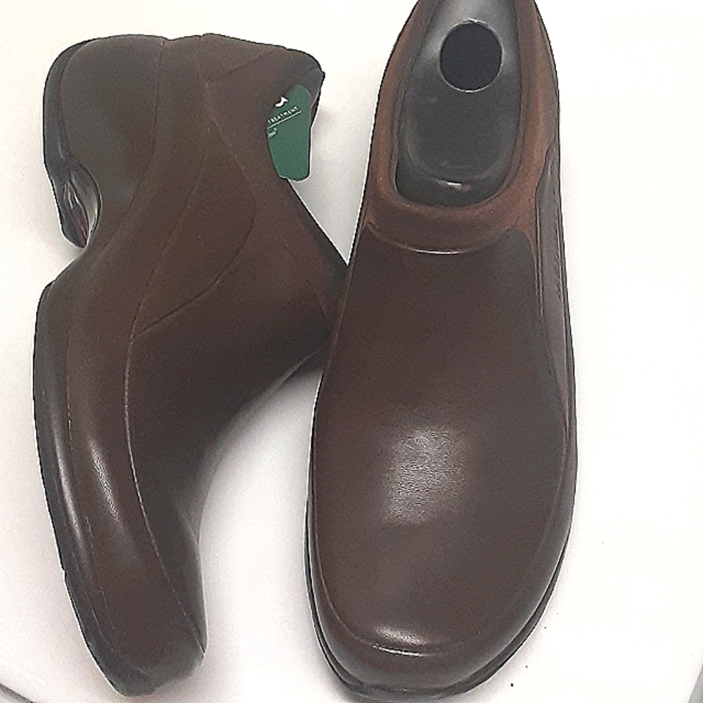 MERRELL "SPIRE STRETCH" SLIP ON